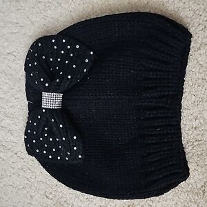 Beanie bow rhinestone detail
